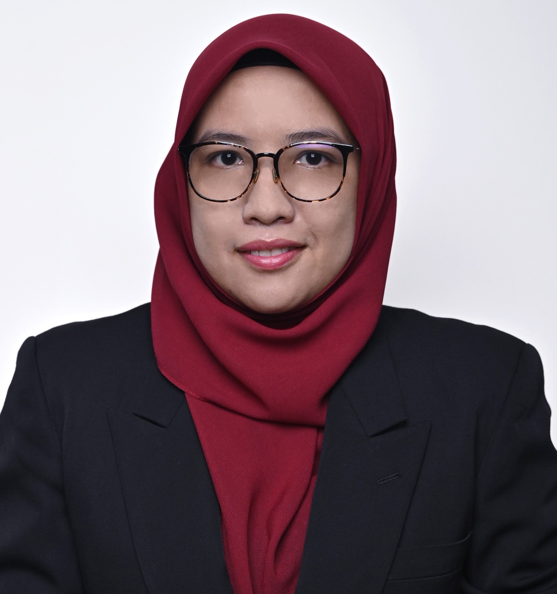 CURRICULUM VITAE DR. NUR DIYANA AQILAH BINTI KAMARUDIN